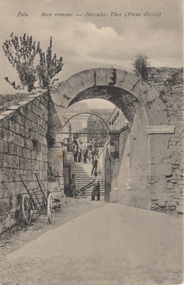 Pola : Arco romano : Hercules Thor (Porta Ercole)