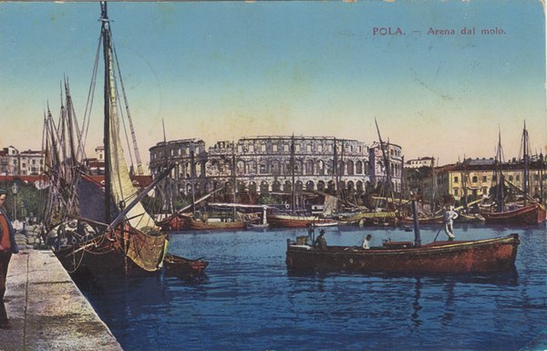 Pola : Arena dal molo