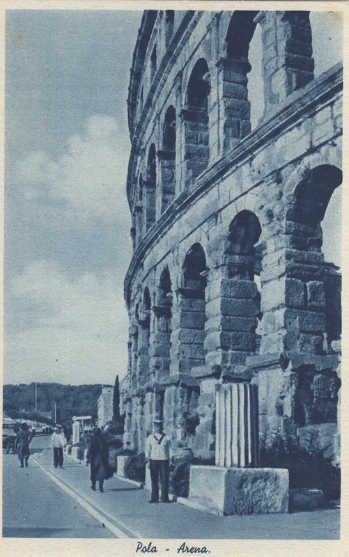 Pola : Arena
