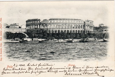 Pola : Arena