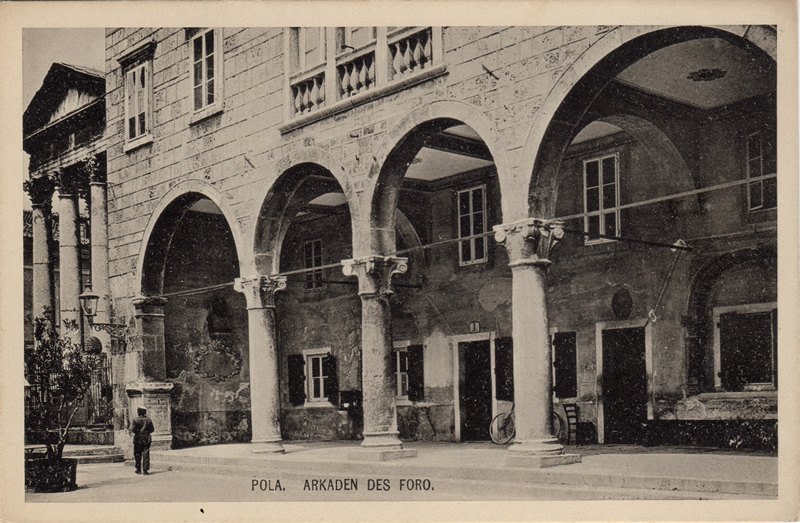 Pola : Arkaden des Foro