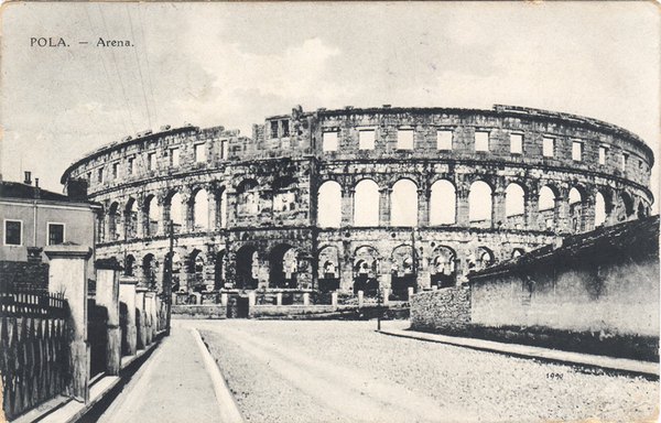 Pola : Arena