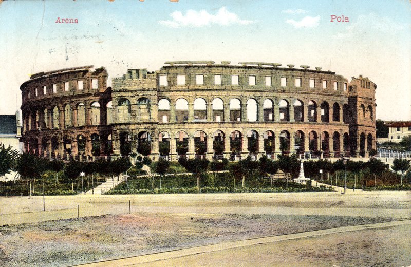 Pola : Arena
