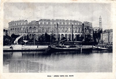 Pola : Arena vista dal mare
