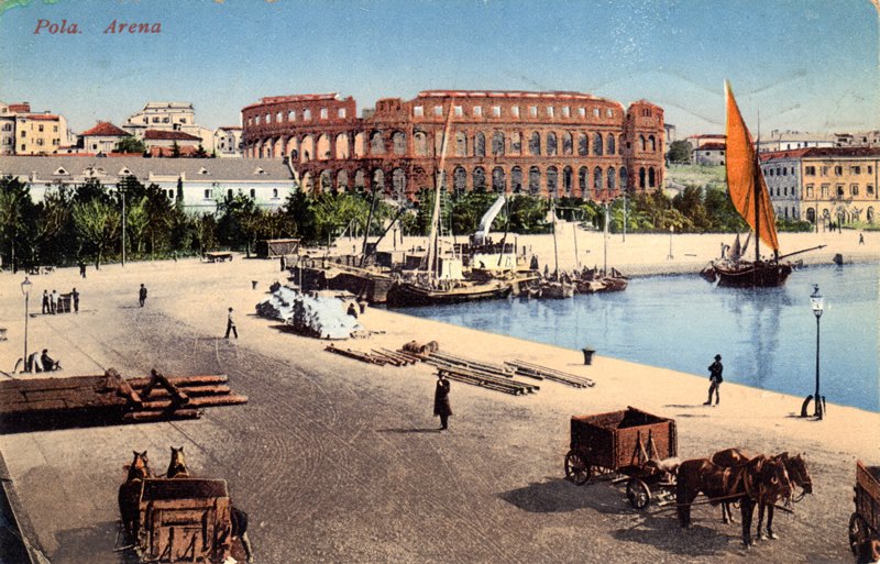 Pola : Arena